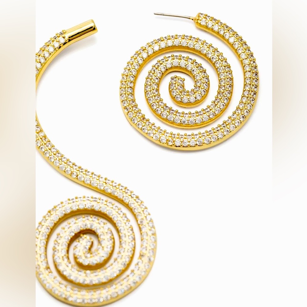 🌺🎉HP🎉🌺 NWT Cult Gaia Ramala Crystal-Embellished Gold Spiral Earrings - Picture 10 of 17